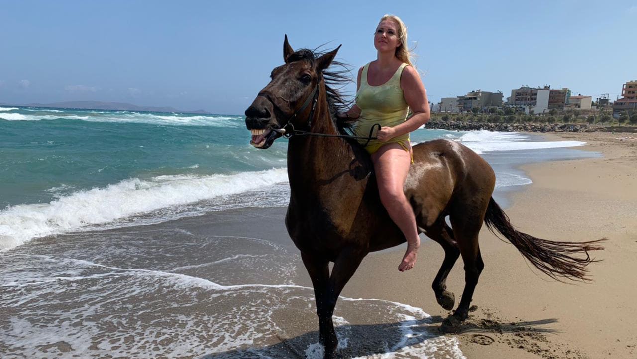 horse riding on the beach (1)