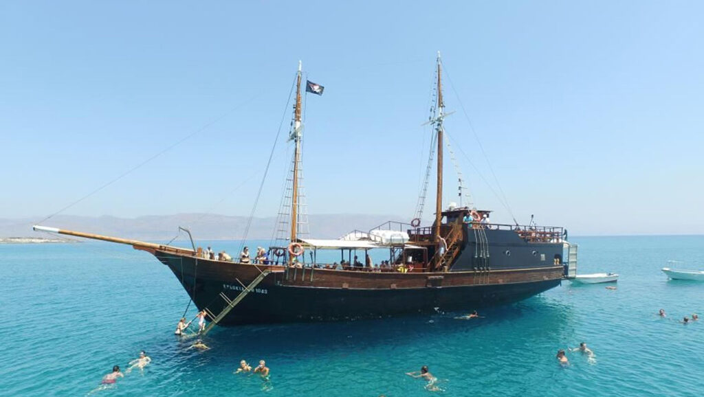 koufonisi pirate boat