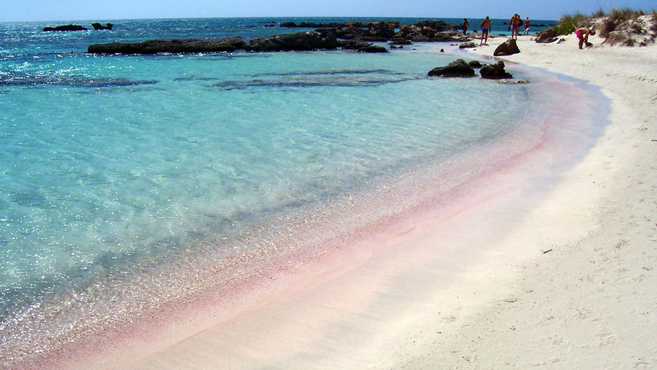 elafonisi-beach pink sand