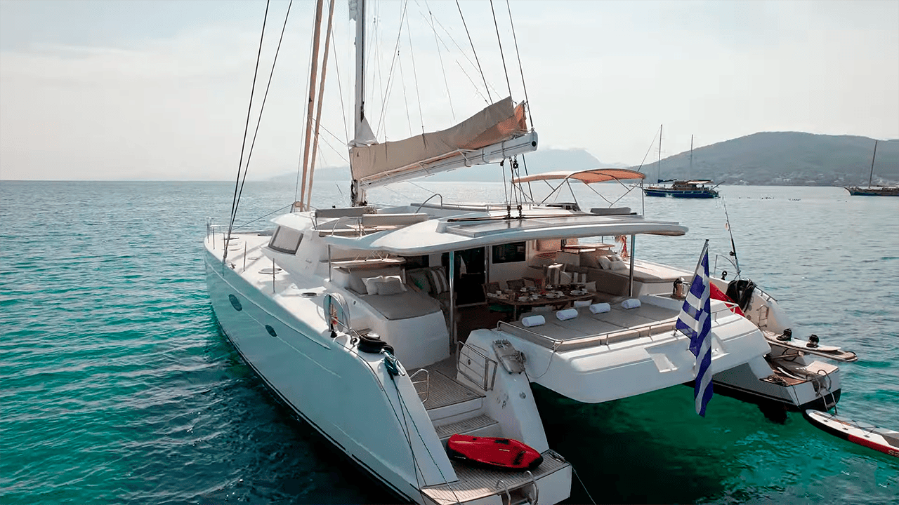 catamaran tour